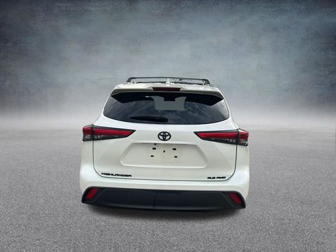 Used 2021 Toyota Highlander XLE image 5
