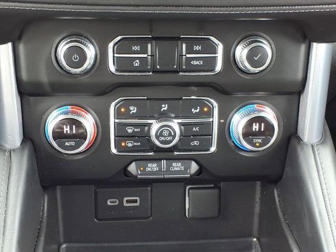 Used 2022 GMC Yukon SLE w/ Gmc Pro Safety Plus Package image 16