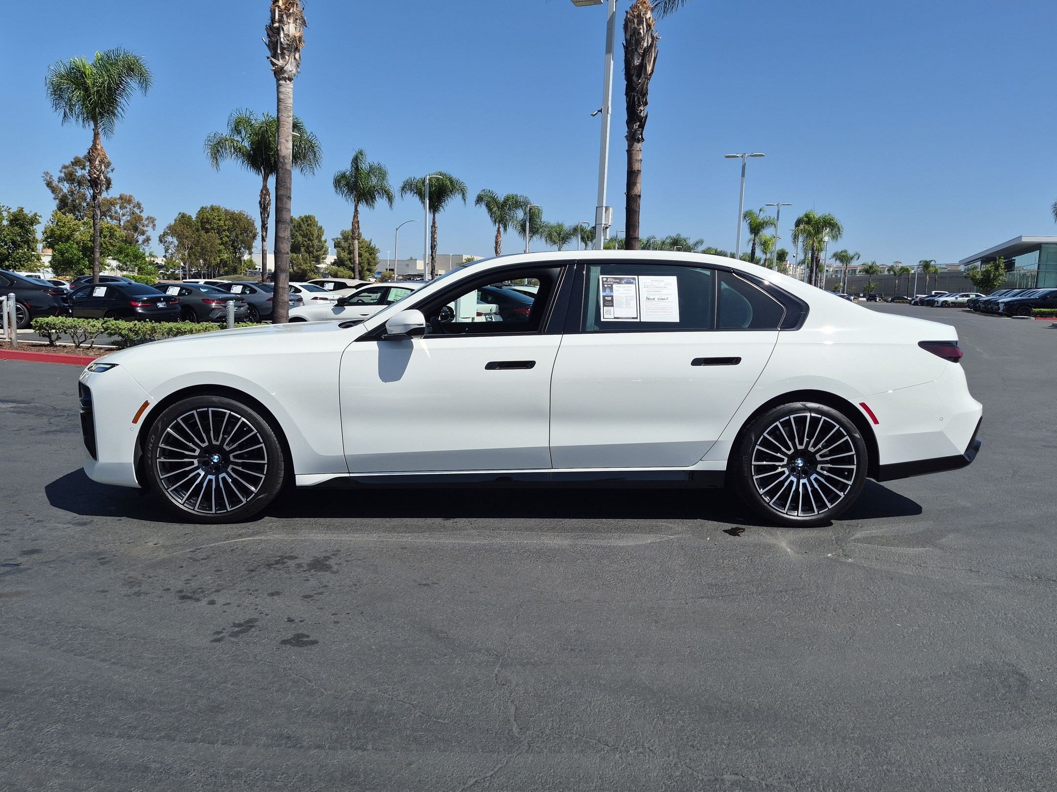 Used 2025 BMW 760i xDrive AWD/4WD image 7