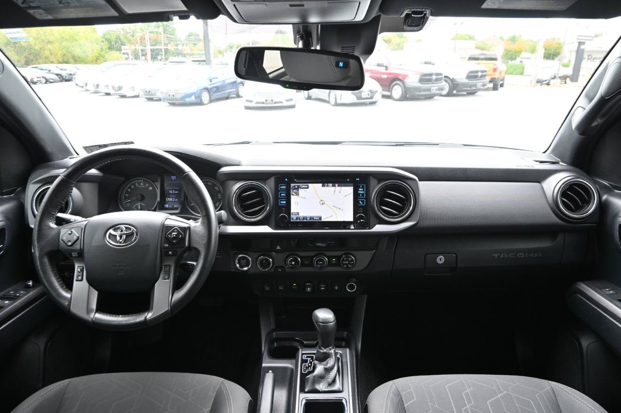 Used 2018 Toyota Tacoma TRD Sport w/ Technology Package AWD/4WD image 3