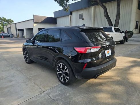Used 2022 Ford Escape SE w/ SE Sport Appearance Package FWD image 6