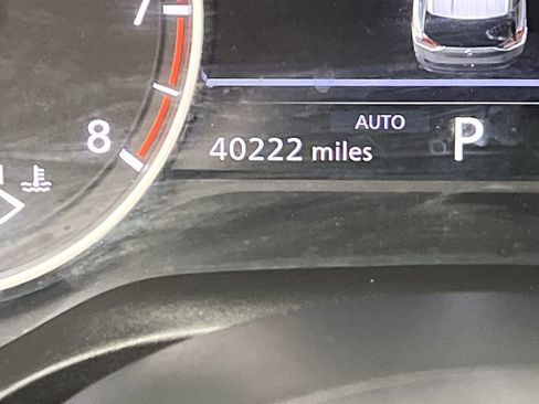 Used 2023 Nissan Rogue S image 13