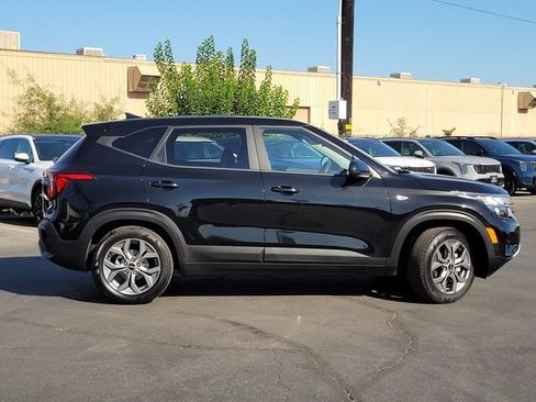 Certified 2026 Kia Seltos LX FWD image 5