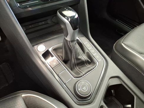 Used 2022 Volkswagen Tiguan SEL R-Line image 13