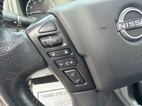 Used 2023 Nissan Titan SV w/ SV Convenience Package RWD image 12