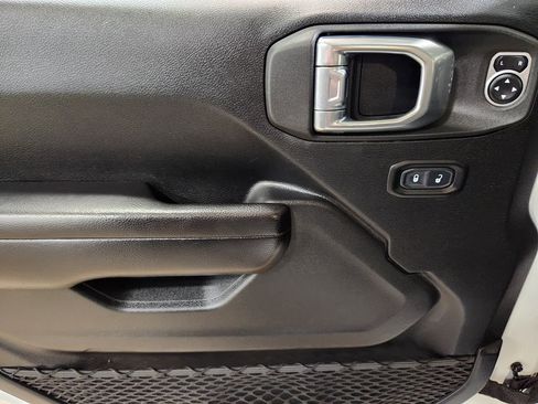 Used 2021 Jeep Wrangler Sport S image 42