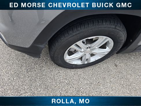 Used 2024 GMC Terrain SLE w/ Driver Convenience Package image 9