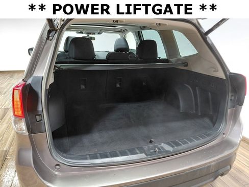 Used 2022 Subaru Forester Premium image 14