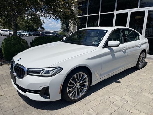 Used 2023 BMW 530i xDrive w/ Premium Package AWD/4WD image 3