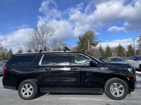 Used 2023 GMC Yukon XL SLE w/ Gmc Pro Safety Plus Package image 4