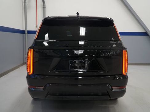 Used 2026 Cadillac Escalade IQL Sport 1 w/ LPO, ONYX Package AWD/4WD image 5