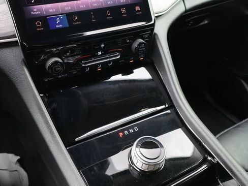 Used 2022 Jeep Grand Cherokee L Limited RWD image 15