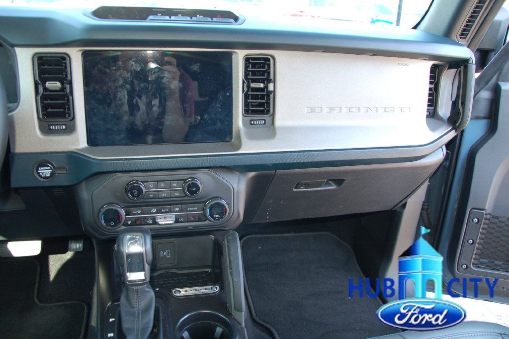 Used 2024 Ford Bronco Outer Banks AWD/4WD image 20