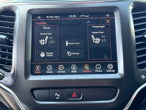 Used 2020 Jeep Cherokee Trailhawk w/ Cold Weather Group AWD/4WD image 11