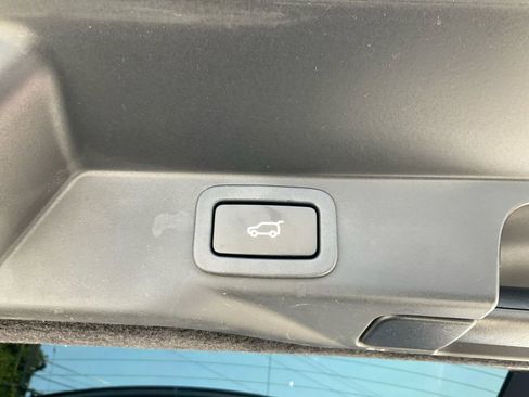 Used 2020 Land Rover Range Rover Sport HSE Dynamic image 10