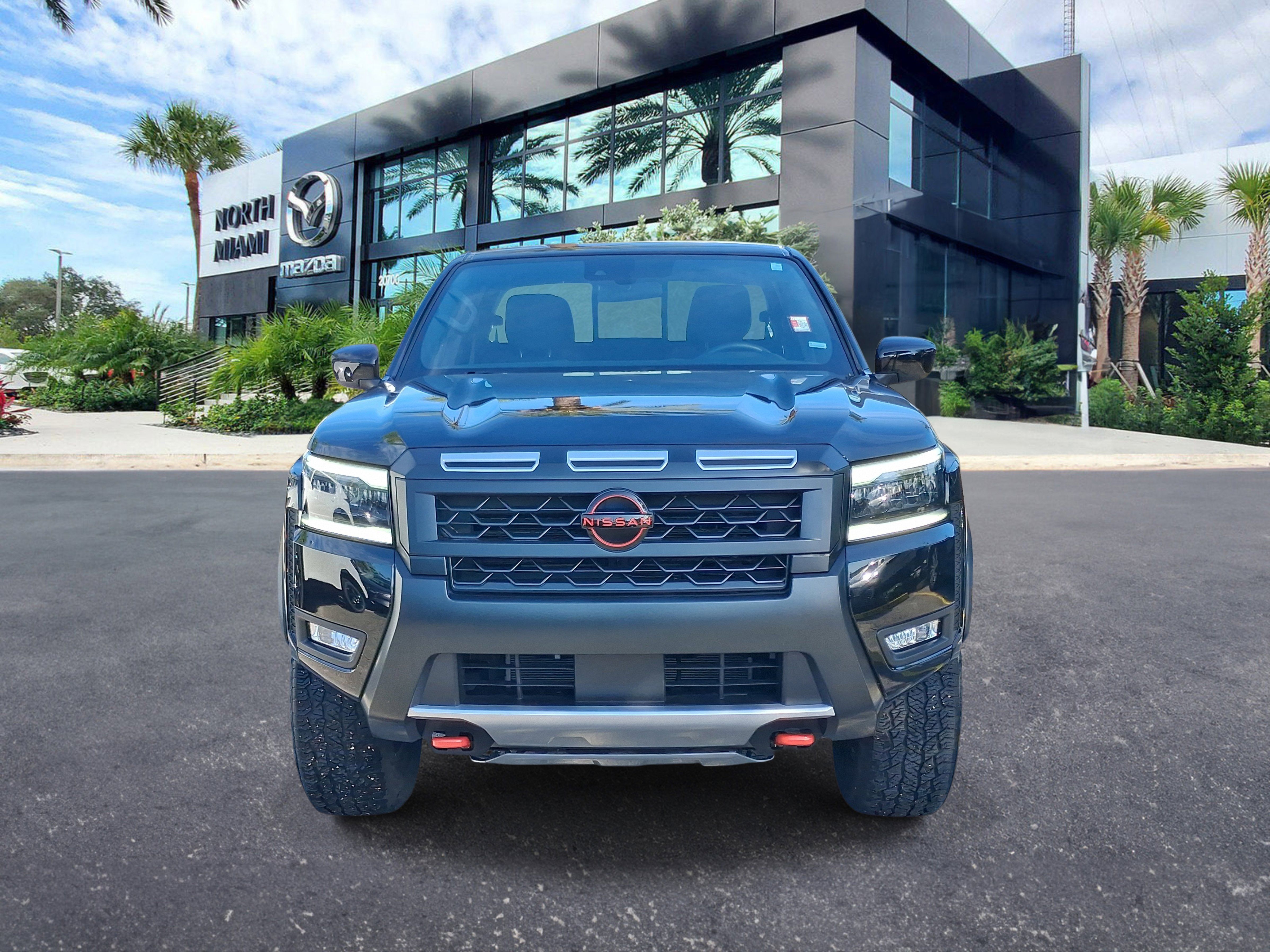 Used 2026 Nissan Frontier PRO-4X AWD/4WD image 2