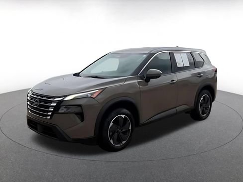 Used 2025 Nissan Rogue SV AWD/4WD image 7