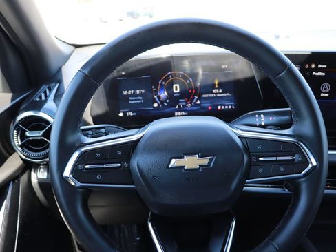 Used 2026 Chevrolet Equinox LT FWD image 18