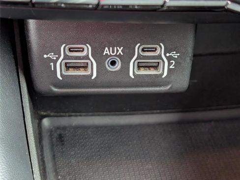 Used 2023 Dodge Durango GT image 25