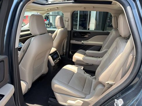Used 2023 Lincoln Aviator Reserve w/ Equipment Group 201A RWD image 15