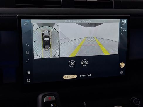 Used 2025 Land Rover Defender 110 S image 17