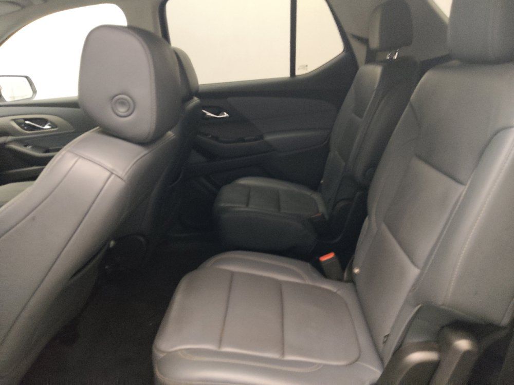 Used 2020 Chevrolet Traverse LT w/ Driver Confidence II Package AWD/4WD image 18