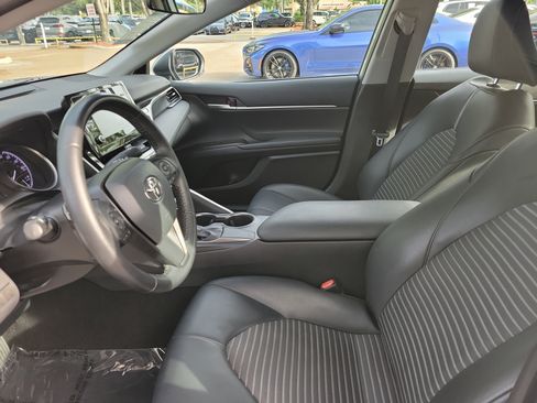 Used 2021 Toyota Camry SE FWD image 12