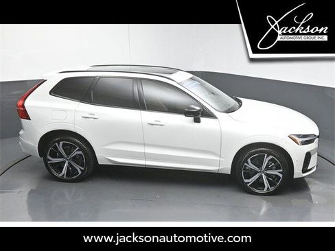 Certified 2025 Volvo XC60 T8 Ultra w/ Protection Package Premier image 50