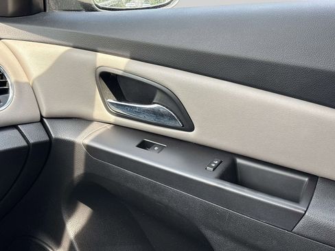 Used 2016 Chevrolet Cruze LS FWD image 24