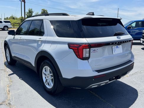 Certified 2026 Ford Explorer Active w/ Active Comfort Package RWD image 7