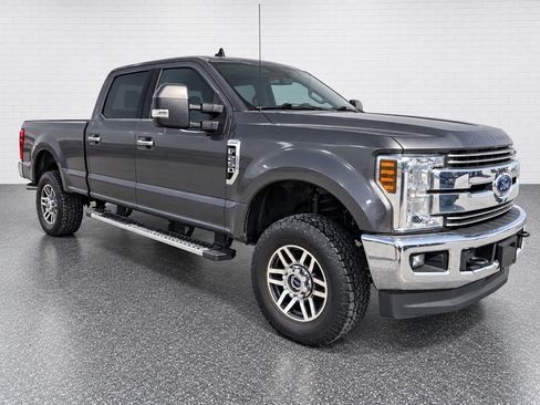 Used 2019 Ford F250 Lariat w/ Lariat Value Package AWD/4WD image 5