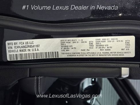 Used 2024 Jeep Grand Cherokee L Limited w/ Black Appearance Package AWD/4WD image 29