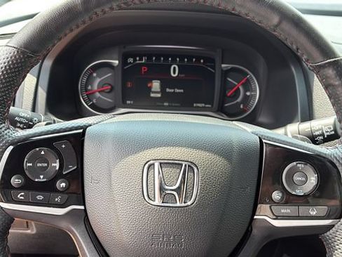 Used 2025 Honda Passport Black Edition image 13