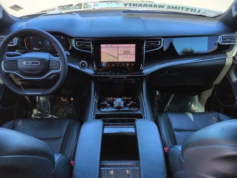 Used 2022 Jeep Wagoneer Series III w/ Premium Group I image 15