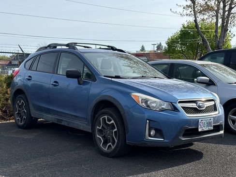 Used 2016 Subaru Crosstrek 2.0i AWD/4WD image 3