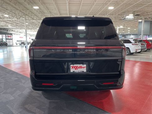 New 2026 Lincoln Navigator L Reserve w/ Jet Appearance Package image 4