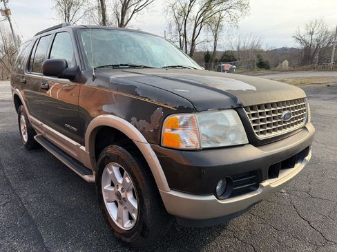 Used 2005 Ford Explorer Eddie Bauer image 3