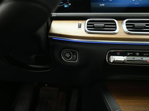 Used 2025 Mercedes-Benz GLE 350 4MATIC image 16
