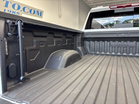 Used 2025 GMC Sierra 2500 AT4 w/ AT4 Preferred Package image 11