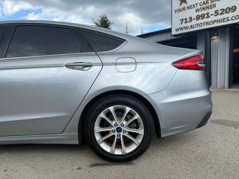 Used 2020 Ford Fusion SE FWD image 26