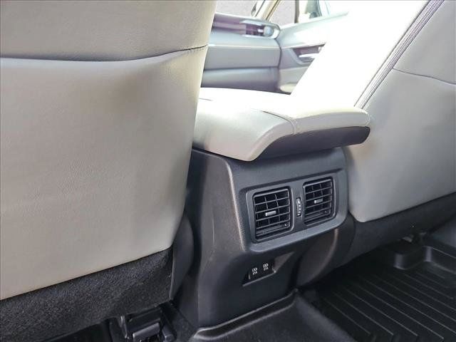 Used 2021 Toyota Venza Limited AWD/4WD image 17