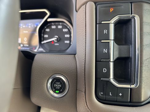 Used 2021 GMC Yukon XL Denali w/ Denali Premium Package image 27