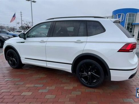 Used 2023 Volkswagen Tiguan SE R-Line image 7