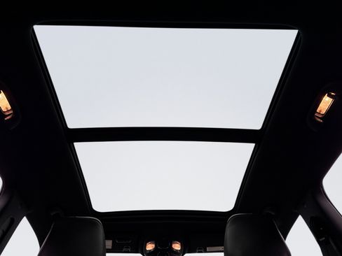 Used 2022 Jeep Compass Limited w/ (RED) Package image 24