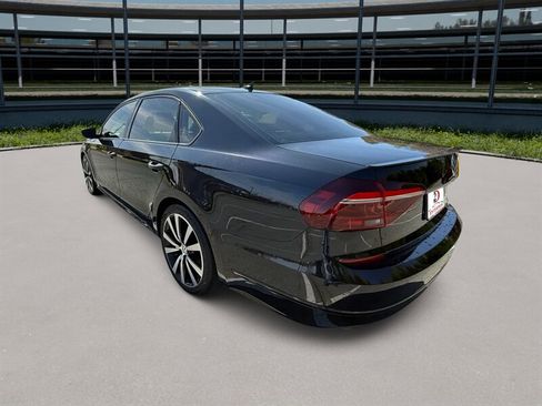 Used 2018 Volkswagen Passat 3.6 image 3