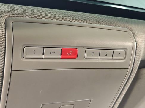 Used 2019 Volkswagen Atlas SEL Premium image 12