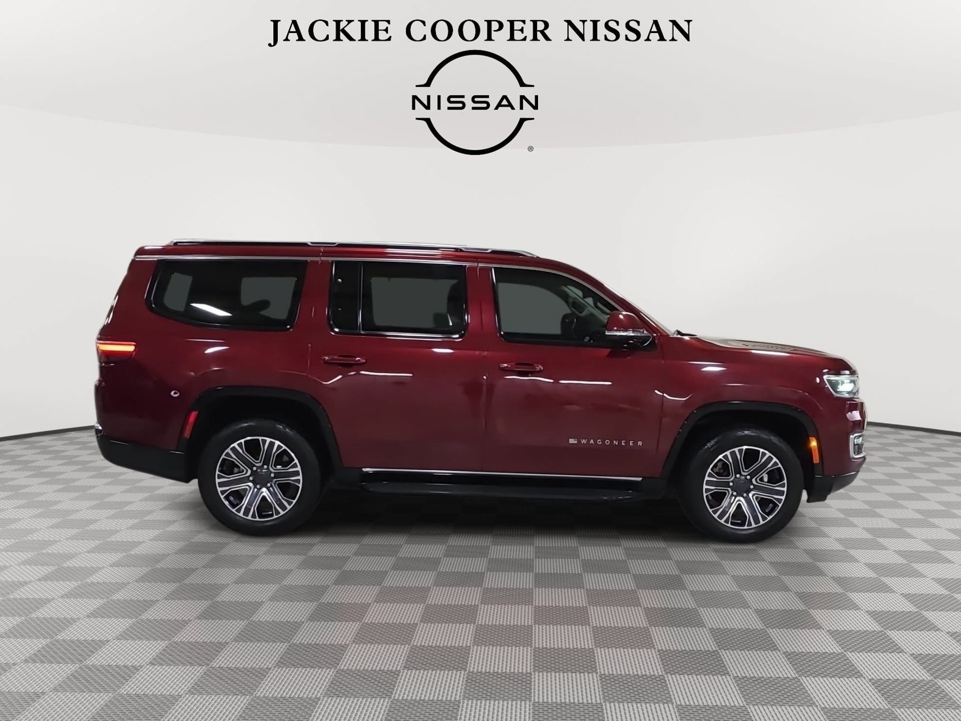 Used 2022 Jeep Wagoneer Series III w/ Rear Seat Video Group 1 AWD/4WD image 4