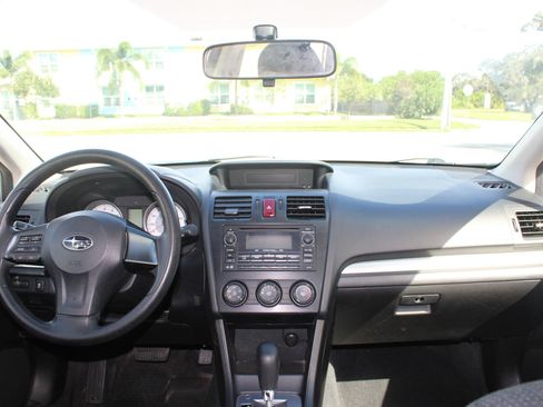 Used 2013 Subaru Impreza 2.0i image 9