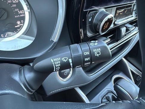 Used 2025 Toyota Highlander XLE image 22