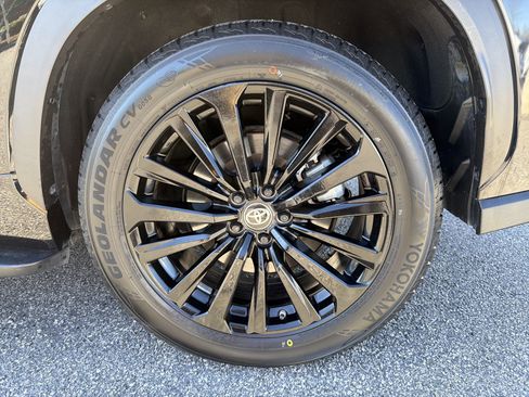 Certified 2023 Toyota Highlander XSE image 33